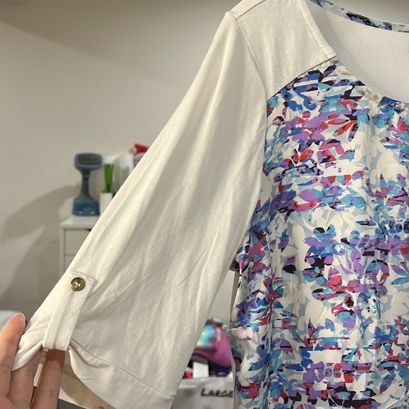 The Limited Floral Raglan Tee - Picture 5 of 8